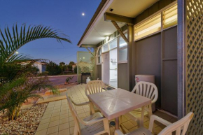 Getaway Villas Unit 38-10 - 2 Bedroom Self-Contained Accommodation